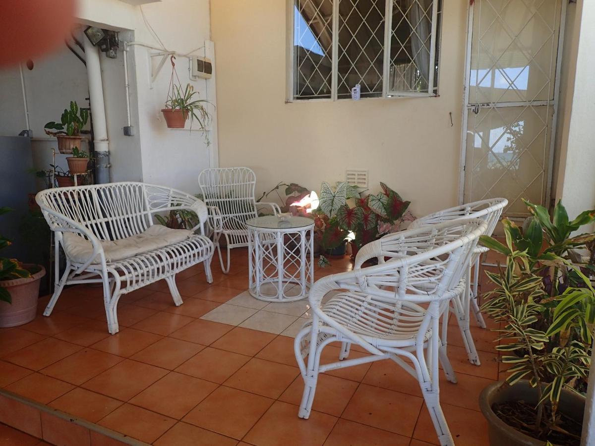 Le Cactus Guesthouse Terre Rouge  Exterior foto